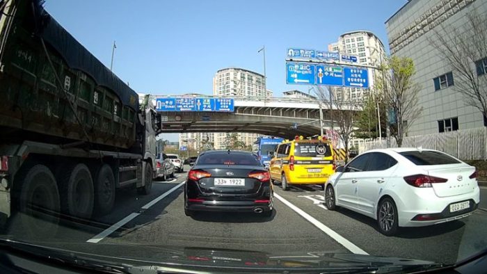 CAMERA HÀNH TRÌNH Ô TÔ CAO CẤP BLACKVUE DR750X-2CH