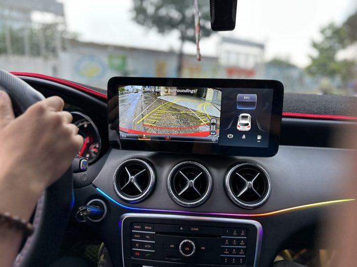 tích hợp camera lùi trên màn hình teyes lux one