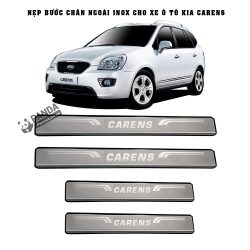 Nep-buoc-chan-ngoai-inox-cho-xe-oto-KIA-CARENS-tai-panda-auto