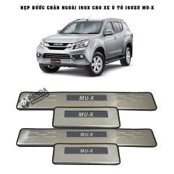 Nep-buoc-chan-ngoai-inox-cho-xe-oto-MU-X-tai-panda-auto