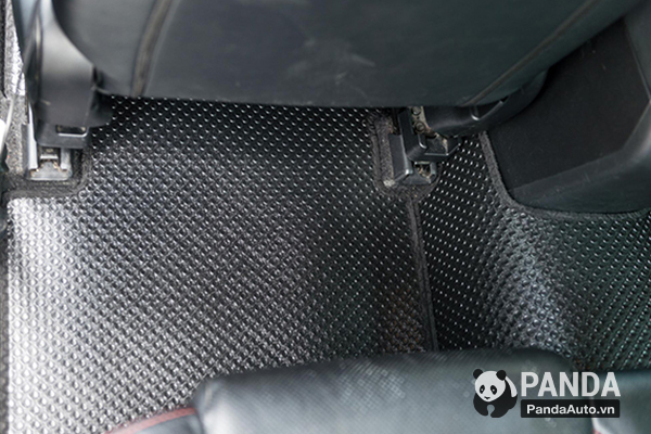 tham-lot-san-o-to-bang-cao-su-san-xuat-tai-panda-auto