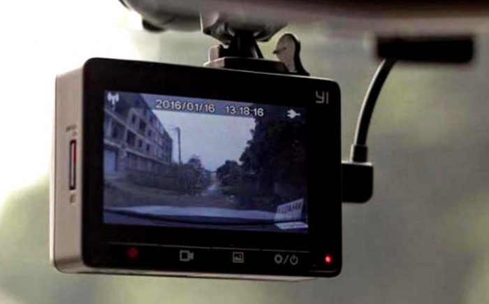 hinh-anh-thuc-te-tu-Camera-hanh-trinh-xiaomi-yi-car-2