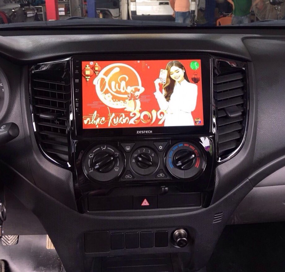 man-hinh-android-Zestech-cho-xe-Mitsubishi-Triton