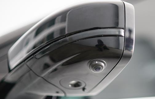 vi-tri-lap-camera-360-o-to-duoi-guong-chieu-hau