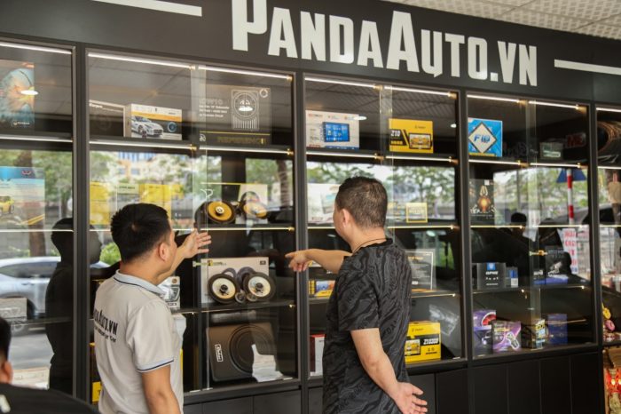 cửa hàng nội thất ô tô Panda Auto 483 Nguyễn Khang Hà Nội-2