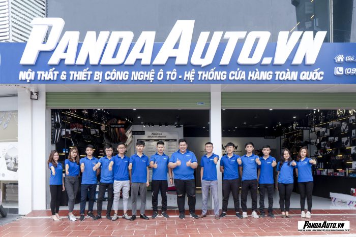 Đôi ngũ nhân viên tại Showroom mới Panda Auto số 18 Cầu Giấy