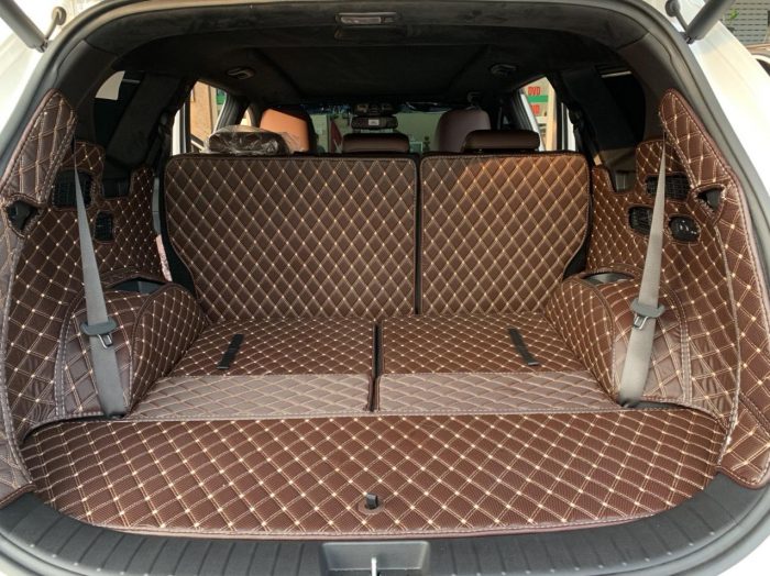 Thảm lót cốp ô tô lắp đặt tại Panda Auto