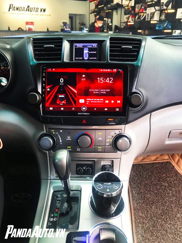 man-hinh-dvd-gotech-xe-higlander-2013-panda