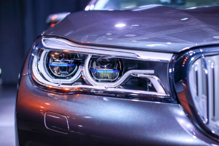 cach-do-den-o-to-pha-dam-mi-panda-auto