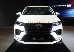 phu-kien-xe-o-to-fortuner