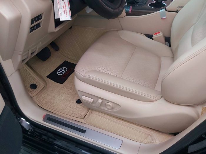 Thảm lót sàn cho xe Toyota Cross