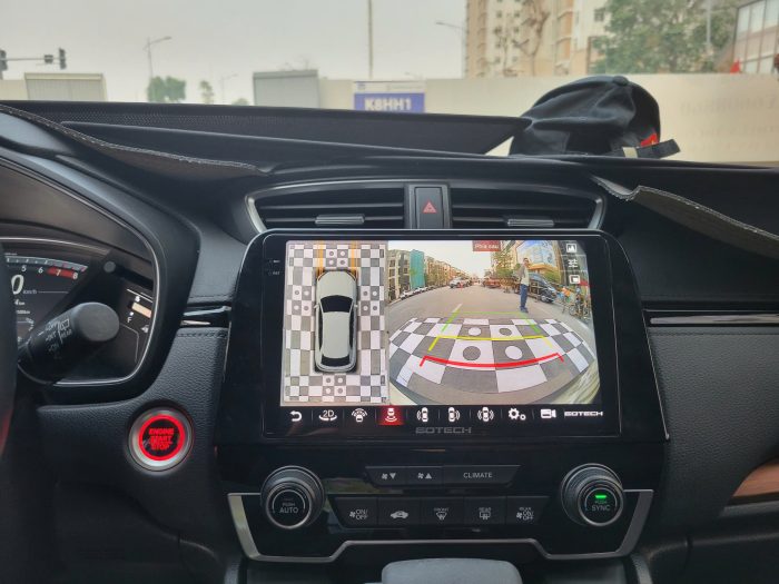 Màn hình Gotech GC6 được tích hợp với các loại camera 360 trên xe, tạo ra một hệ thống giám sát toàn diện.