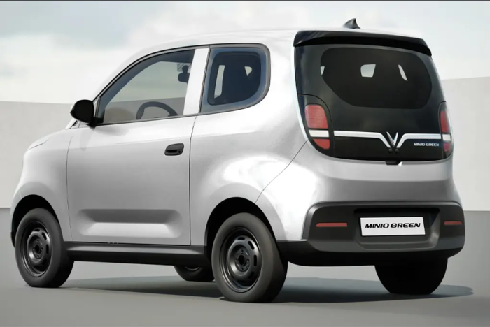 dan-phim-cach-nhiet-cho-xe-VinFast-Minio-Green-pandaauto.vn