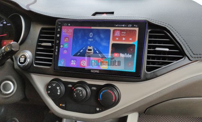 Màn hình android OledPro Eco X4 trên xe ô tô