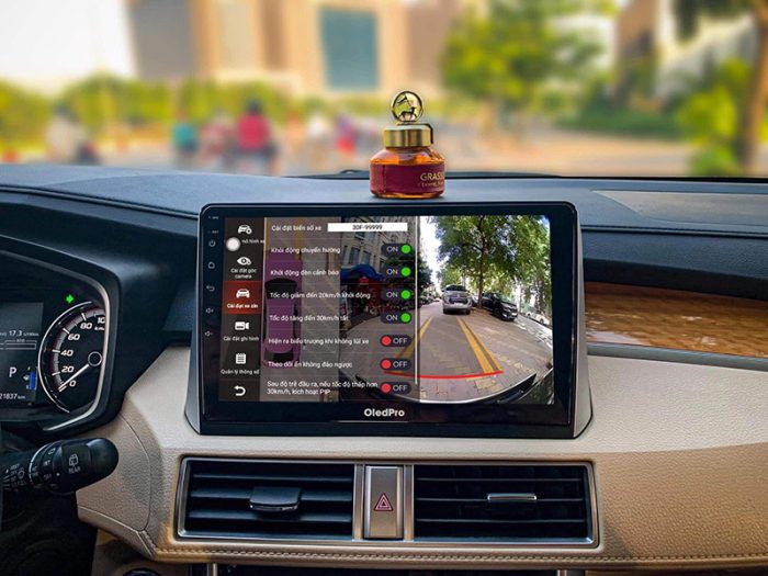 Màn hình OledPro X5Ss new hoàn thiện trên xe ô tô