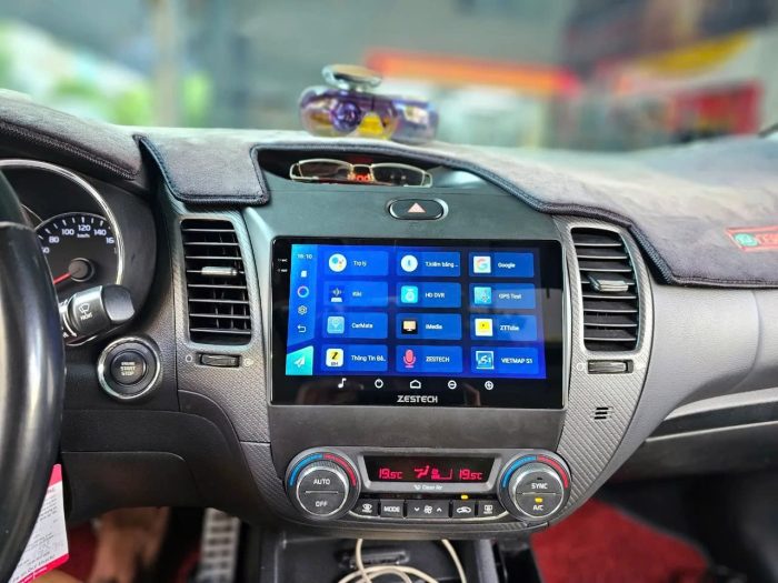 Màn hình Zestech Zx10 hoàn thiện tại Panda Auto