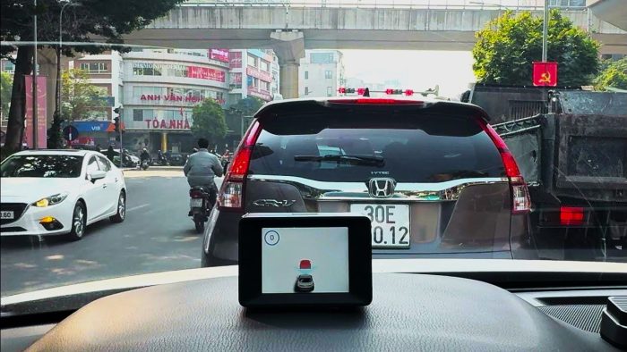 Camera hành trình Otour c2 MAX hoàn thiện trên xe ô tô